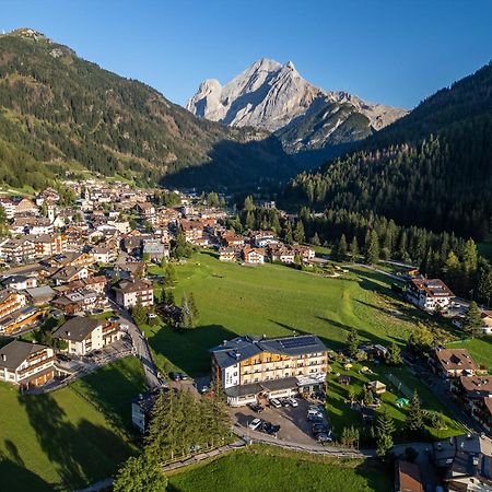 Dolomiten Hotel Irma Canazei Esterno foto