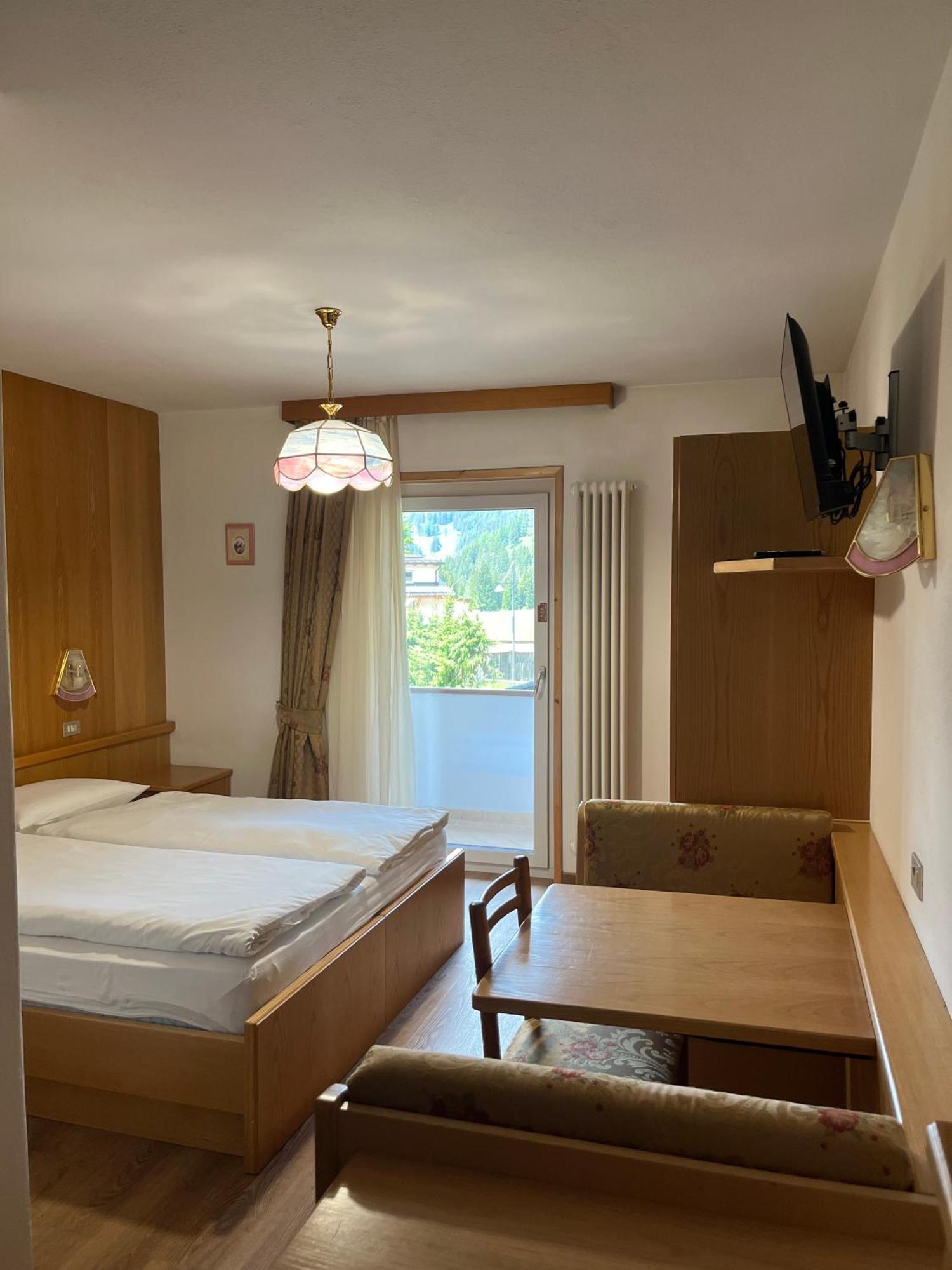 Dolomiten Hotel Irma Canazei Esterno foto