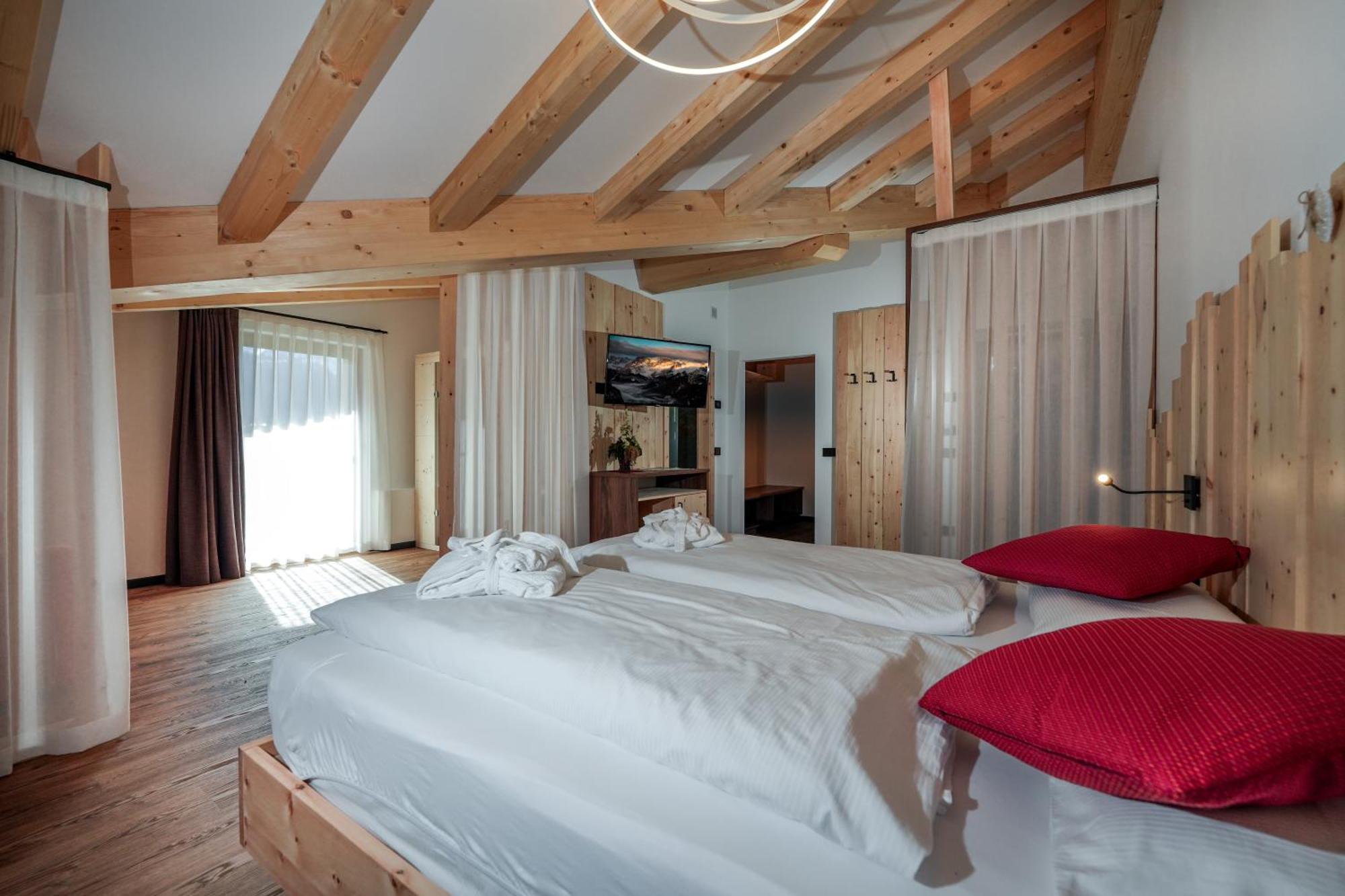 Dolomiten Hotel Irma Canazei Esterno foto