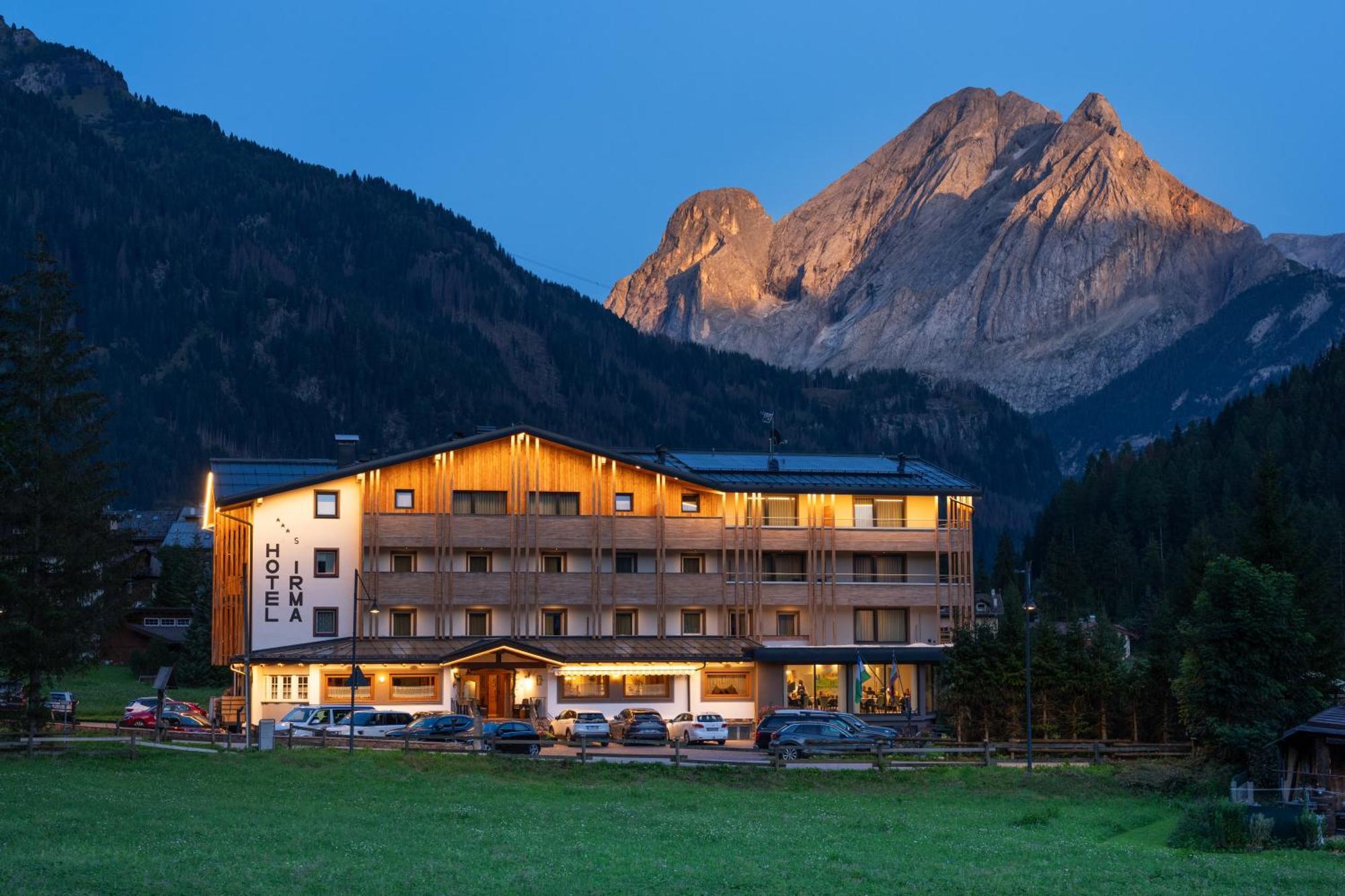 Dolomiten Hotel Irma Canazei Esterno foto