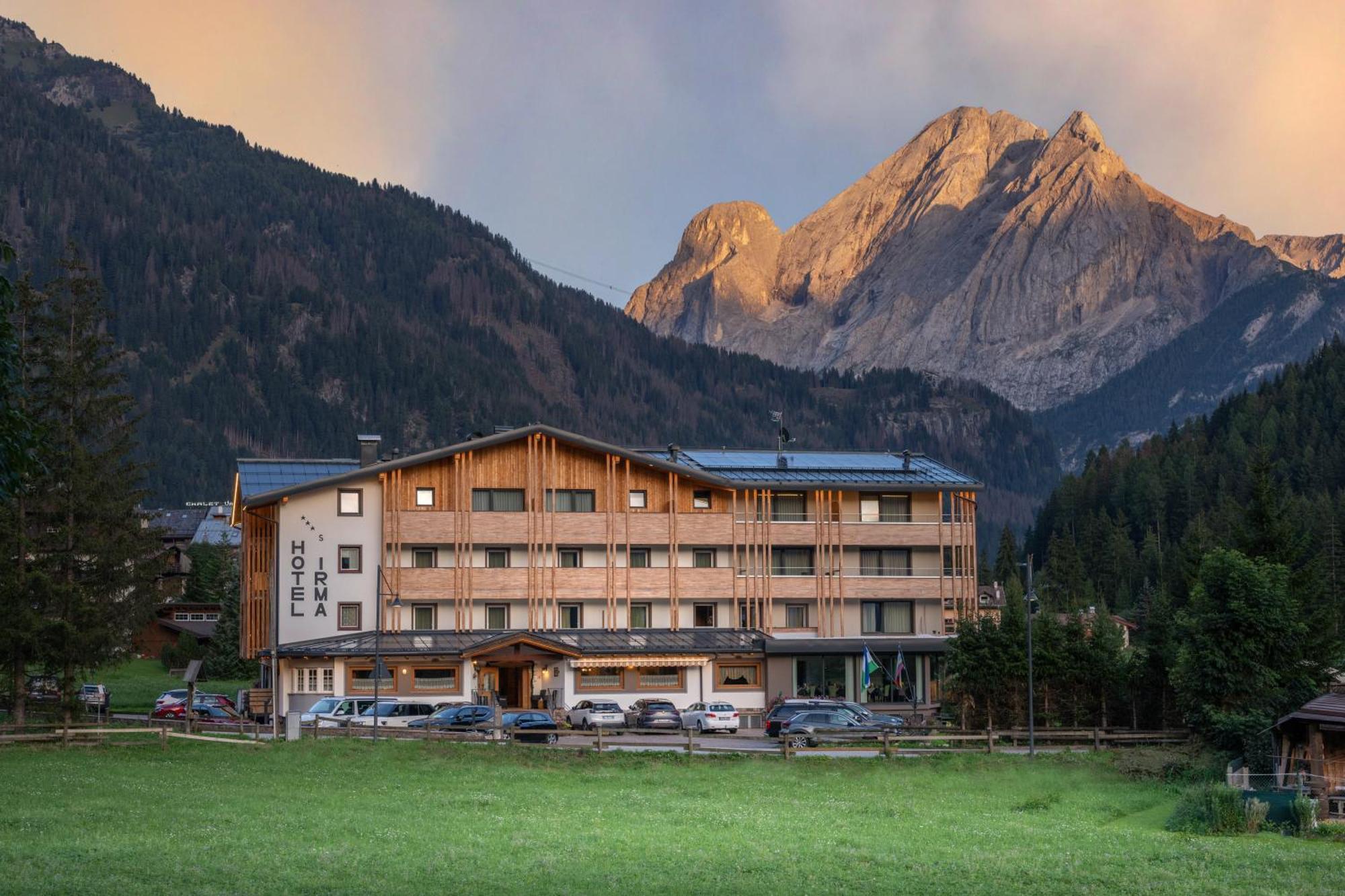 Dolomiten Hotel Irma Canazei Esterno foto